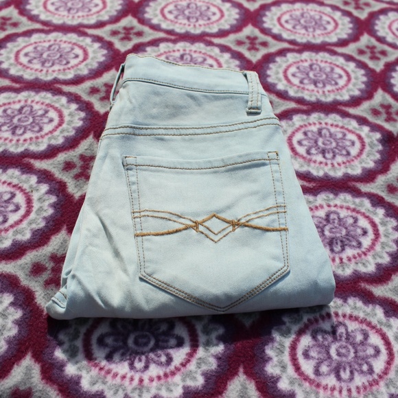 Mudd Juniors' Jeans - Picture 6 of 6